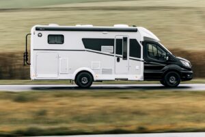 half-integraal campers Sunlight op Ford Transit chassis