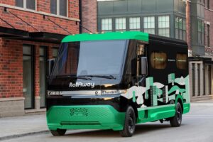 De elektrische RollAway camper lijkt op een suite op wielen