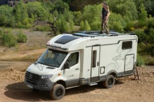 Eura Mobil Xtura halfintegraal offroad camper m