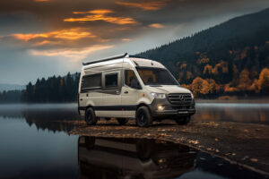 Womondo Pegasus: compacte buscamper op Mercedes Sprinter