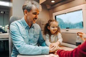 Womondo Pegasus: compacte buscamper op Mercedes Sprinter