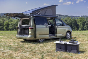 Volkswagen toont opblaasbare keuken en bed voor California Beach