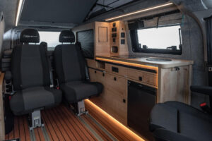 Elektrische Wavecamper op Ford E-Transit Custom is ook een praktische gezinsauto